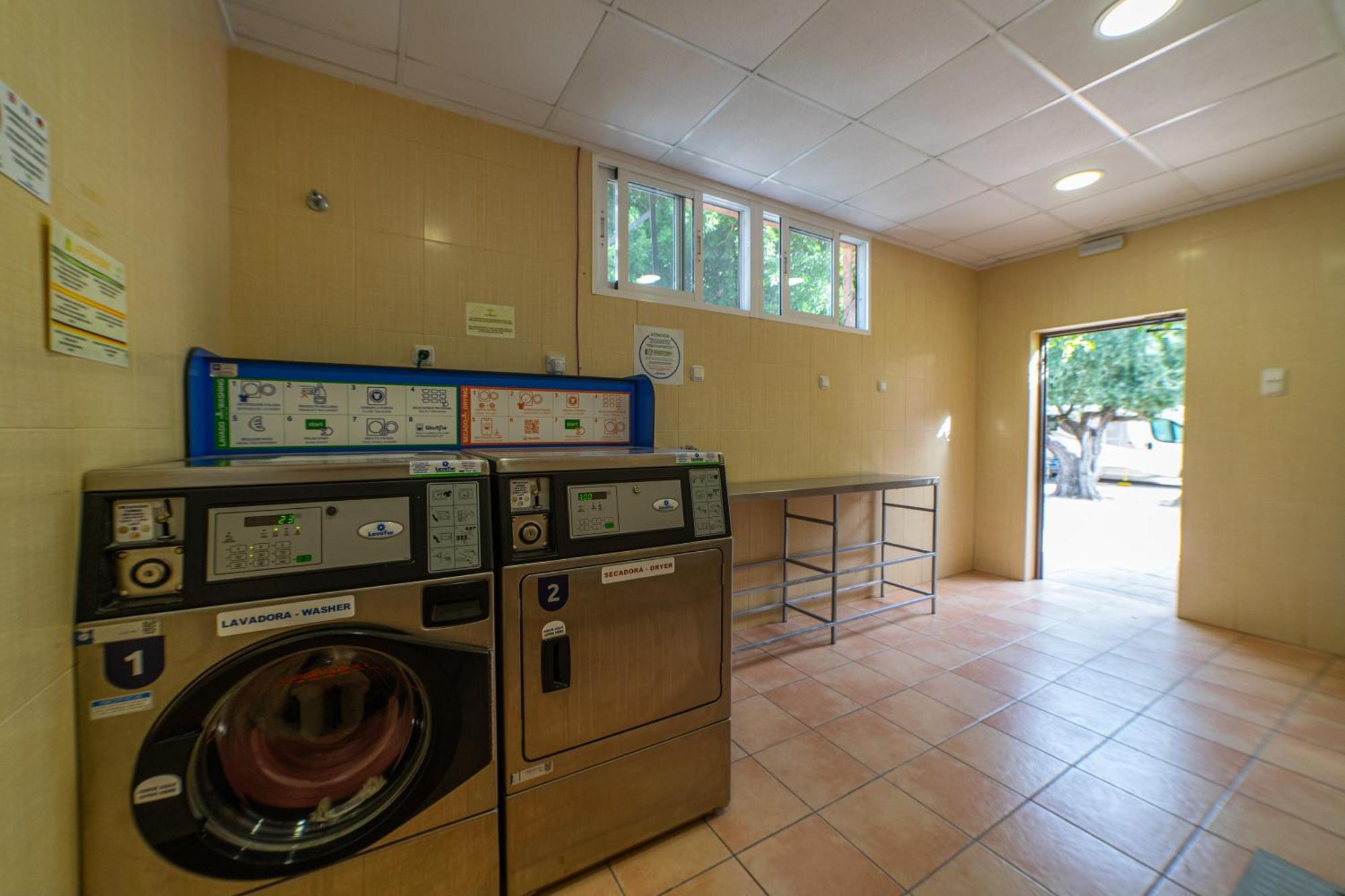 Camping Las Palmeras Кревильенте Экстерьер фото